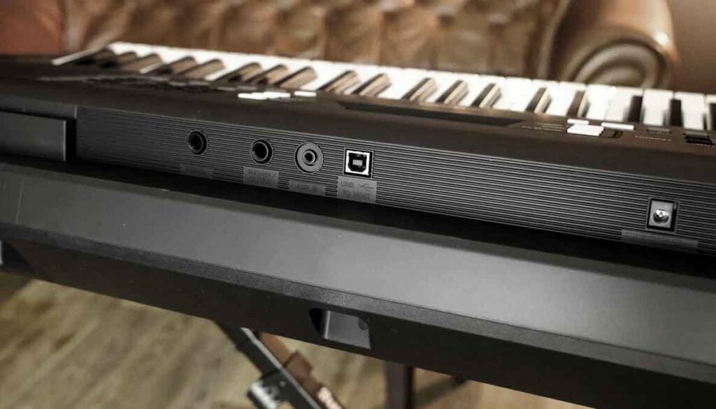 Yamaha PSR-E373 and EW-310